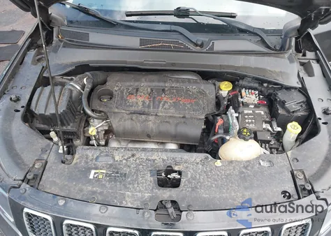 2018 Jeep Compass Limited 4X4 z USA, uszkodzony, nr VIN 3C4NJDCB6JT162792